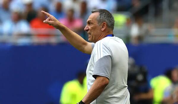 Κύπελλο με τη Λάρισα και πρώτος βαθμός στο World Cup από Έλληνα προπονητή! image