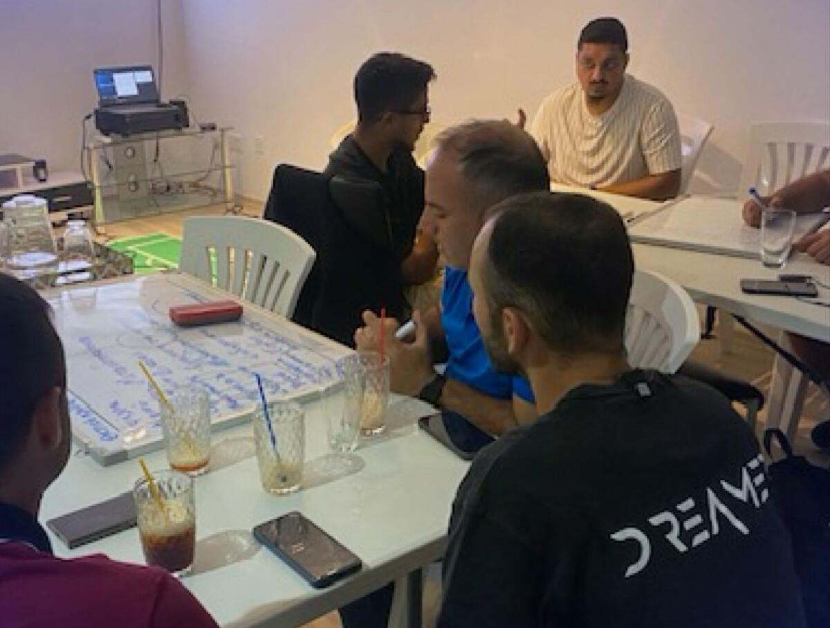 Εκπαίδευση προπονητών στην ακαδημία του Απόλλωνα thumb