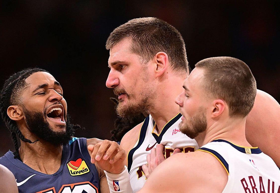 NBA: Έξω φρενών ο Γιόκιτς τα έβαλε με τη μισή ομάδα των Θάντερ! thumb