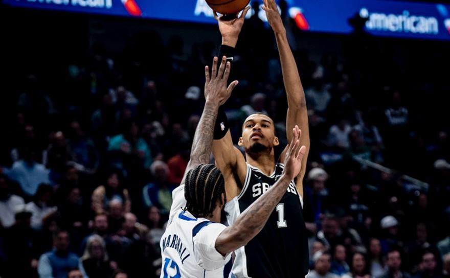 NBA: Πήραν το ντέρμπι του Τέξας οι Σπερς thumb